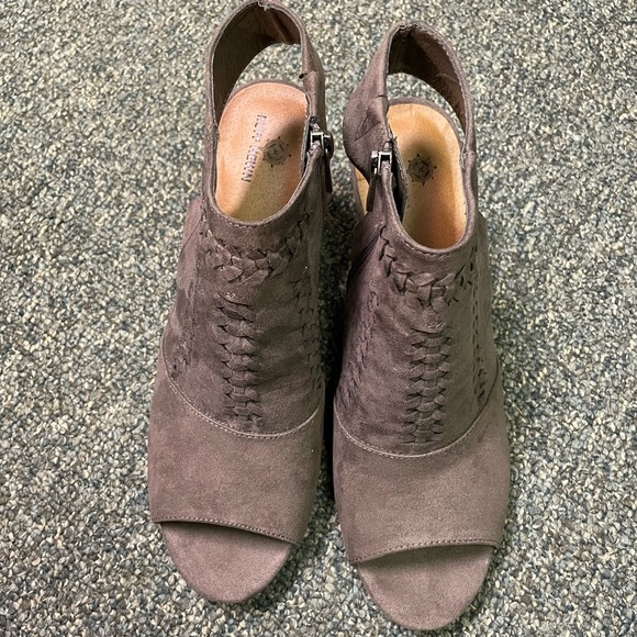 RUFF HEWN Gray Suede-like Heeled Toeless Booties 9M - Picture 3 of 4